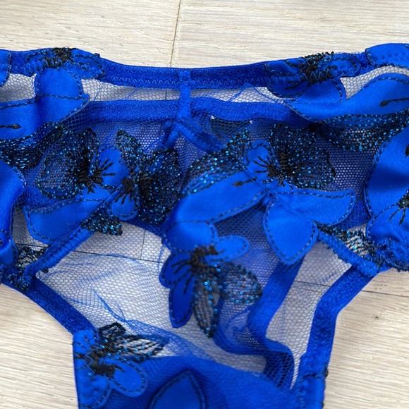 Victoria’s secret bra and bottom - Picture 3 of 3